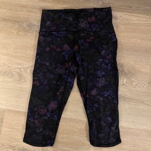 Lululemon size 8 Capri leggings